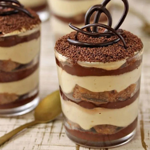 دسر کرم شکلاتی با قهوه